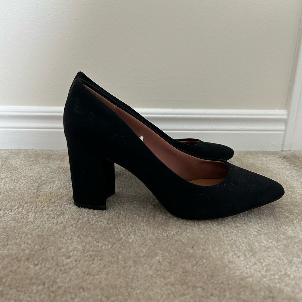 Elegant Black Women's Pumps
